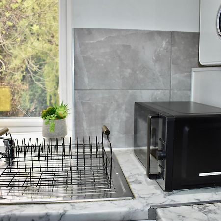 Luxury 2 Bedroom Apartment, Parking, Few Minutes Walk From Wembley Stadium London Eksteriør bilde